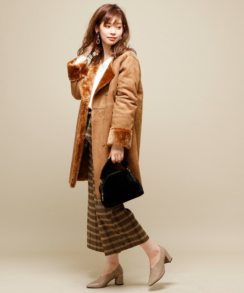 natural couture(ナチュラルクチュール)の「ムートンノーカラーコート(ムートンコート・レディース・ブラック/ベージュ/キャメル・FREE)」の13枚目の写真