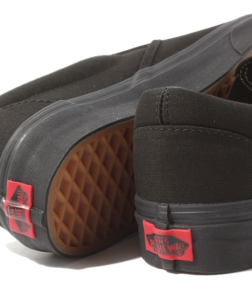 BEAMS（ビームス）の「VANS / CLASSIC SLIP-ON（スニーカー・メンズ・ブラック・8/8.5/9/9.5/10/10.5）」の8枚目の写真