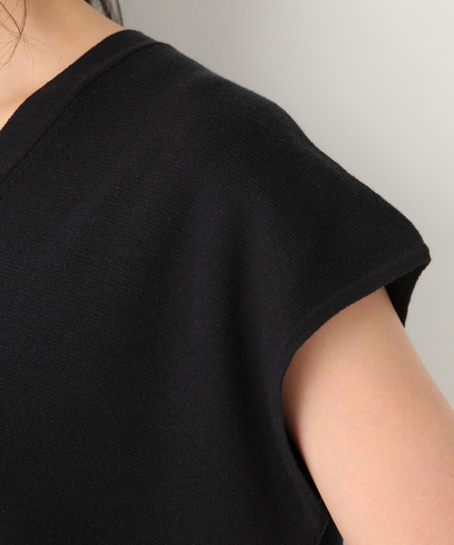 GLOBAL WORK（グローバルワーク）の「洗えるヌキエリVネックワンピ半袖/834288（ワンピース・レディース・ダークブルー/オレンジ系その他/ライトベージュ・FREE）」の11枚目の写真