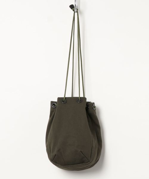 hobo(ホーボー)の「【HOBO】Cotton Twill Drawstring Bag Small(ハンドバッグ・メンズ・オリーブ/ベージュ・FREE)」の2枚目の写真