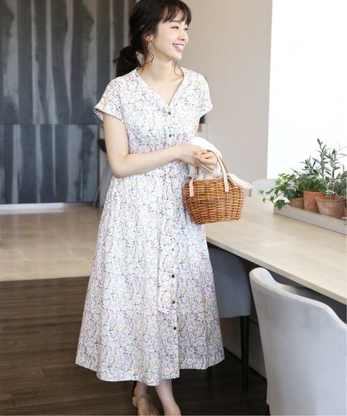 La TOTALITE(ラトータリテ)の「LIBERTY Vネックシャツワンピース【手洗い可能】◆(ワンピース・レディース・レッド/ボルドー/ピンク系その他・FREE)」の2枚目の写真