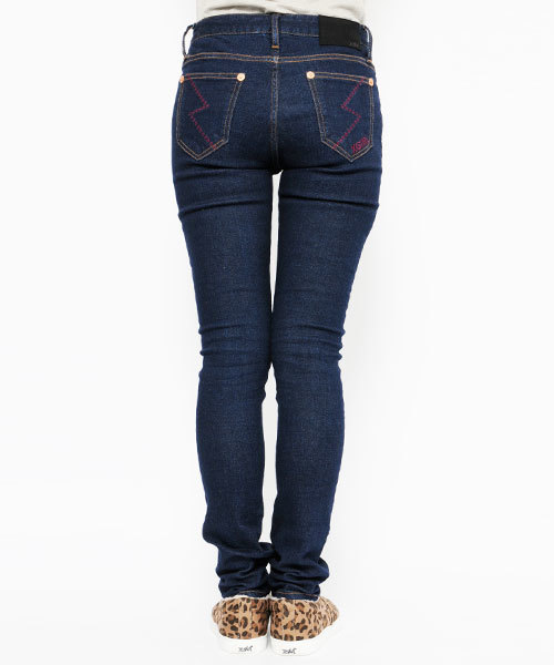 X-girl（エックスガール）の「LIGHTNING SKINNY PANTS（デニムパンツ・レディース・インディゴブルー/ライトインディゴブルー・1/0/2）」の6枚目の写真