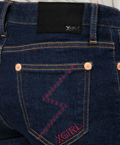 X-girl（エックスガール）の「LIGHTNING SKINNY PANTS（デニムパンツ・レディース・インディゴブルー/ライトインディゴブルー・1/0/2）」の8枚目の写真