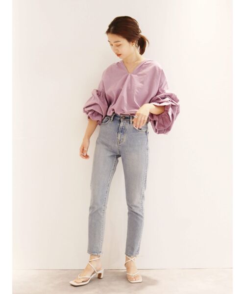 Ungrid(アングリッド)の「スリーブボリュームブラウス(シャツ/ブラウス・レディース・オフホワイト/ブラック/パープル・FREE)」の4枚目の写真