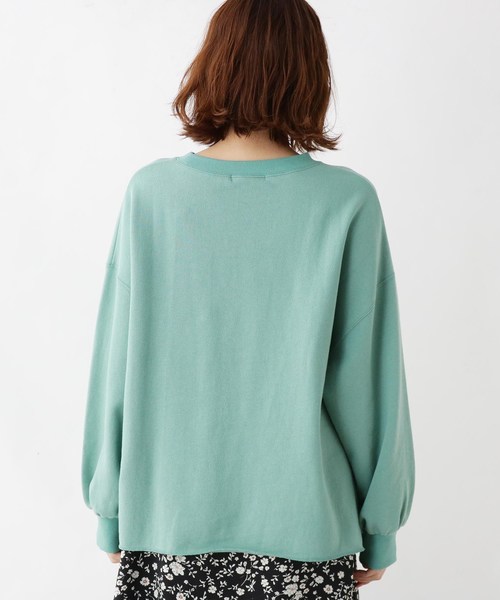 grove（グローブ）の「サイドスリット裏毛クルーネックプルオーバー（スウェット・レディース・ダークグリーン/オフホワイト/ライトベージュ・02/03）」の6枚目の写真