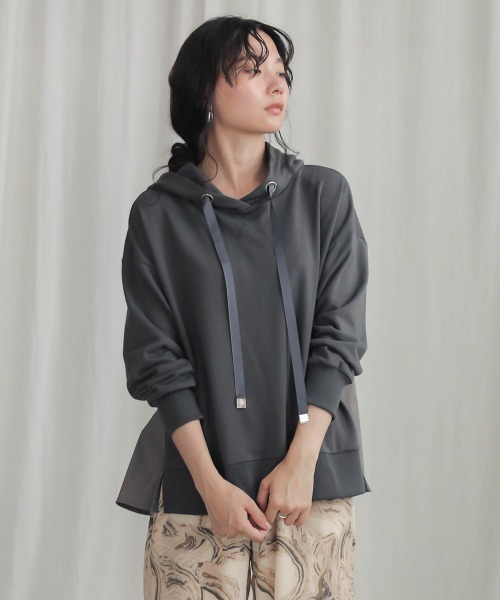 Bab（バブ）の「バックシャンパーカープルオーバー（パーカー・レディース・チャコールグレー/ブラック/ベージュ/モカ・FREE）」の13枚目の写真