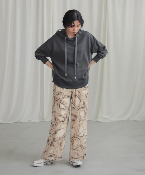 Bab（バブ）の「バックシャンパーカープルオーバー（パーカー・レディース・チャコールグレー/ブラック/ベージュ/モカ・FREE）」の17枚目の写真