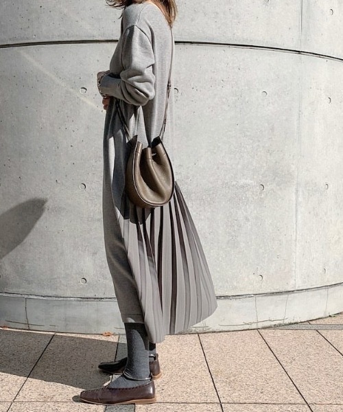 セール】プリーツドッキングニットワンピース（前後2way）（ワンピース