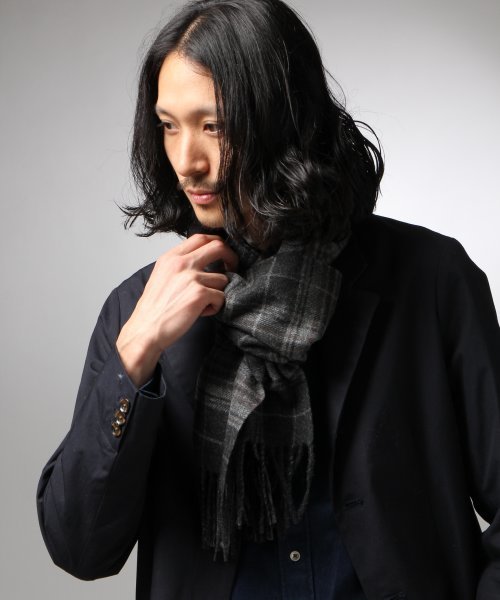 HARE（ハレ）の「ラムウールコンチェックマフラー【HARE】（マフラー・メンズ・オフホワイト/グレー/ボルドー/ネイビー・ONE SIZE）」の3枚目の写真