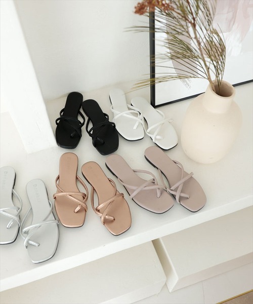 DONOBAN(ドノバン)の「ふらっとトングサンダル(サンダル・レディース・ホワイト/ブラック/シルバー/ゴールド系その他/グレイッシュベージュ・22.5cm/23.5cm/23.0cm/24.0cm)」の6枚目の写真