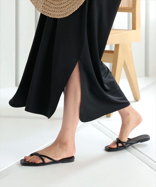 DONOBAN(ドノバン)の「ふらっとトングサンダル(サンダル・レディース・ホワイト/ブラック/シルバー/ゴールド系その他/グレイッシュベージュ・22.5cm/23.5cm/23.0cm/24.0cm)」の9枚目の写真