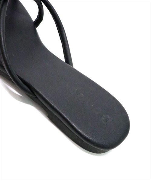 DONOBAN(ドノバン)の「ふらっとトングサンダル(サンダル・レディース・ホワイト/ブラック/シルバー/ゴールド系その他/グレイッシュベージュ・22.5cm/23.5cm/23.0cm/24.0cm)」の12枚目の写真