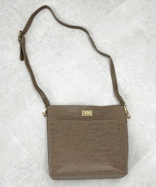 apres jour mignon（アプレジュールミニョン）の「【apresjour mignon×ARIAZ】ポーチ付き型押しショルダーバッグ（ショルダーバッグ・レディース・モカ/ダークブラウン/ブラック・ONESIZE）」の3枚目の写真