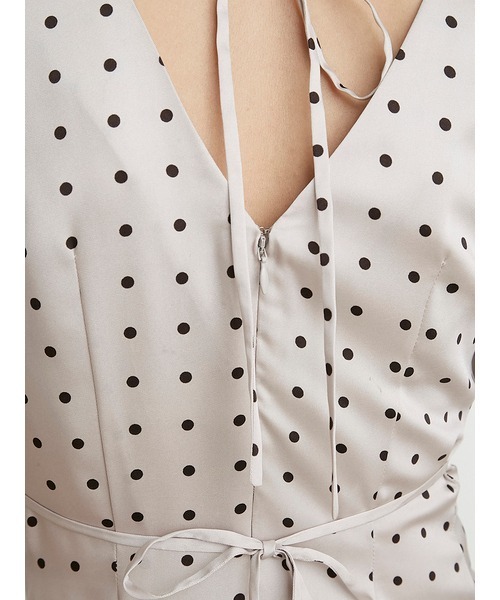 SNIDEL（スナイデル）の「Sustainableギャザーパフスリーブドットワンピース（ワンピース・レディース・ブラック/アイボリー/ブラウン・0/1）」の16枚目の写真