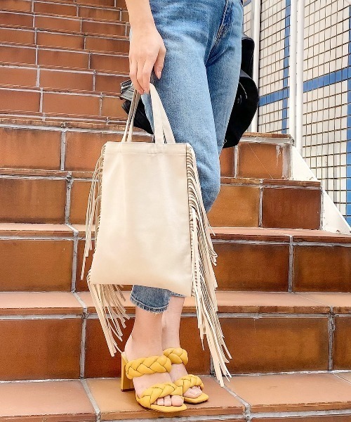 Ms.yuu by Nothing And Others(ミスユーバイナッシングアンドアザーズ)の「【Msyuu/ミスユー】 Fringe Suede Tote Bag / フリンジスエードトートバッグ(トートバッグ・レディース・ベージュ/グレー・FREE)」の1枚目の写真