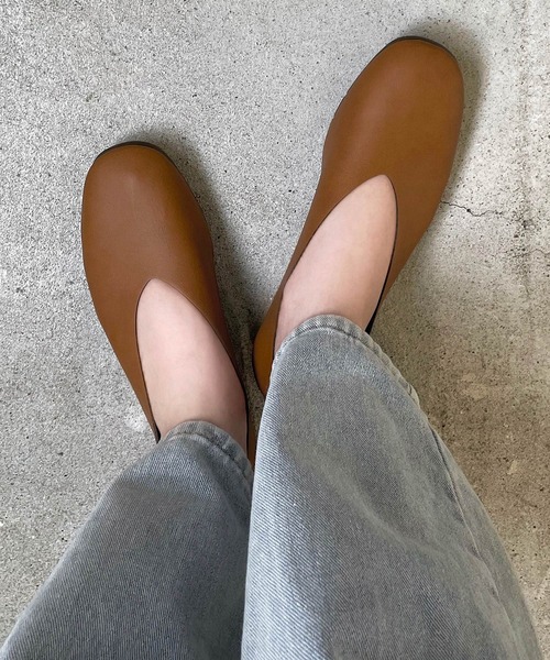 shopnikoniko(ショップニコニコ)の「スクエアトゥフラットパンプス(パンプス・レディース・ベージュ/ブラック/キャメル・S/M/L/LL)」の3枚目の写真