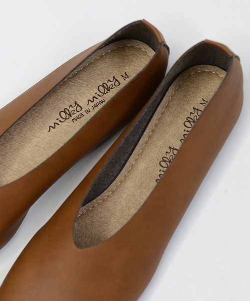 shopnikoniko(ショップニコニコ)の「スクエアトゥフラットパンプス(パンプス・レディース・ベージュ/ブラック/キャメル・S/M/L/LL)」の7枚目の写真