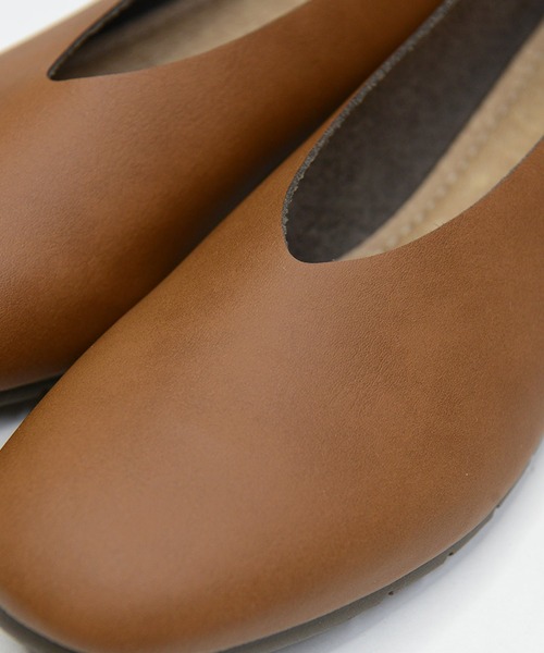 shopnikoniko(ショップニコニコ)の「スクエアトゥフラットパンプス(パンプス・レディース・ベージュ/ブラック/キャメル・S/M/L/LL)」の8枚目の写真