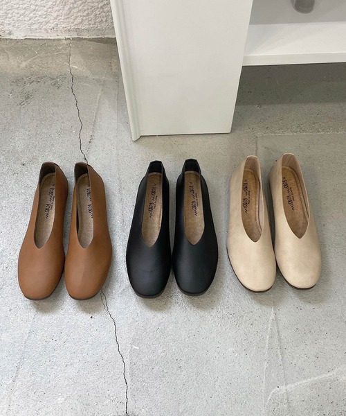 shopnikoniko(ショップニコニコ)の「スクエアトゥフラットパンプス(パンプス・レディース・ベージュ/ブラック/キャメル・S/M/L/LL)」の11枚目の写真