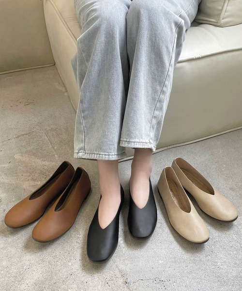 shopnikoniko(ショップニコニコ)の「スクエアトゥフラットパンプス(パンプス・レディース・ベージュ/ブラック/キャメル・S/M/L/LL)」の12枚目の写真