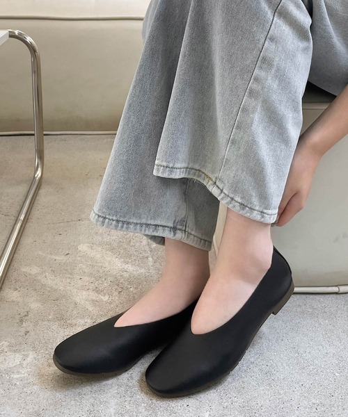 shopnikoniko(ショップニコニコ)の「スクエアトゥフラットパンプス(パンプス・レディース・ベージュ/ブラック/キャメル・S/M/L/LL)」の14枚目の写真