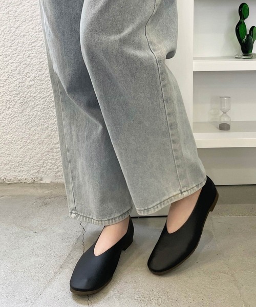 shopnikoniko(ショップニコニコ)の「スクエアトゥフラットパンプス(パンプス・レディース・ベージュ/ブラック/キャメル・S/M/L/LL)」の17枚目の写真