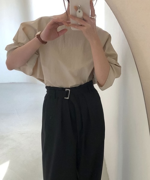 Girly Doll(ガーリードール)の「ボリュームスリーブブラウス(シャツ/ブラウス・レディース・ブルーグレー/ホワイト/ベージュ・FREE)」の15枚目の写真