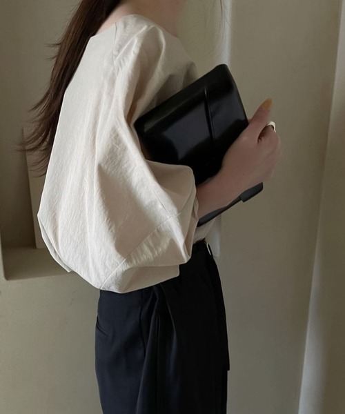 Girly Doll(ガーリードール)の「ボリュームスリーブブラウス(シャツ/ブラウス・レディース・ブルーグレー/ホワイト/ベージュ・FREE)」の13枚目の写真