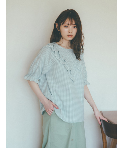 ehka sopo（エヘカソポ）の「【橋下美好×ehka sopo】切替フリルブラウス（シャツ/ブラウス・レディース・ベージュ/オフホワイト/ブラック/ミント・ﾌﾘ-）」の4枚目の写真