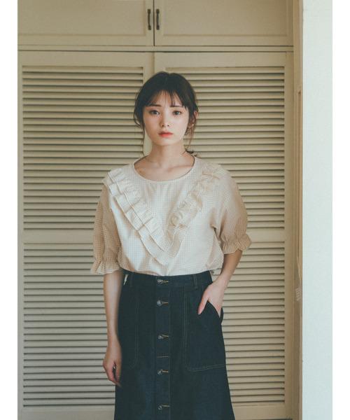ehka sopo（エヘカソポ）の「【橋下美好×ehka sopo】切替フリルブラウス（シャツ/ブラウス・レディース・ベージュ/オフホワイト/ブラック/ミント・ﾌﾘ-）」の13枚目の写真