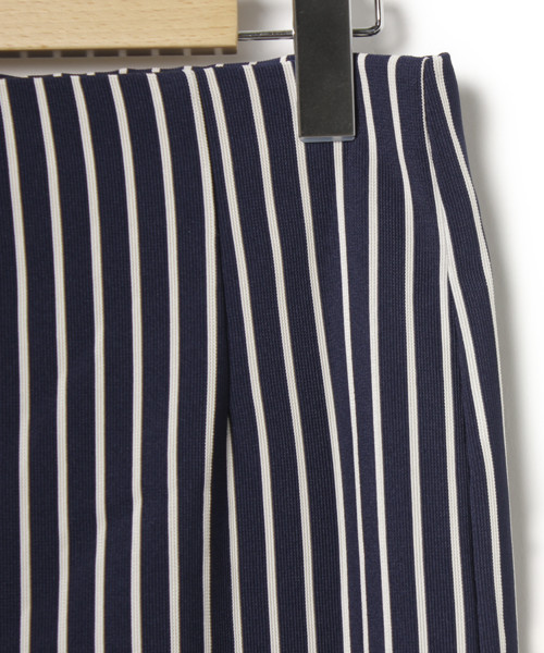 FREE'S MART（フリーズマート）の「ストライプ柄タイトスカート（スカート・レディース・ネイビー・M）」の4枚目の写真
