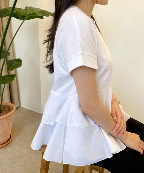 CEMONEMO（セモネモ）の「裾フリル 切り替え 半袖 カットソー（Tシャツ/カットソー・レディース・ブラック/ホワイト・FREE）」の13枚目の写真