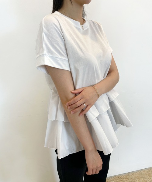 CEMONEMO（セモネモ）の「裾フリル 切り替え 半袖 カットソー（Tシャツ/カットソー・レディース・ブラック/ホワイト・FREE）」の6枚目の写真