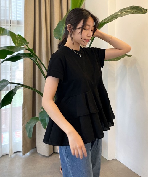 CEMONEMO（セモネモ）の「裾フリル 切り替え 半袖 カットソー（Tシャツ/カットソー・レディース・ブラック/ホワイト・FREE）」の3枚目の写真