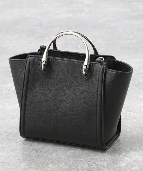 A part by(アパートバイ)の「メタルハンドルミドルバッグ 959523(ショルダーバッグ・レディース・ブラック/アイボリー・FREE)」の6枚目の写真