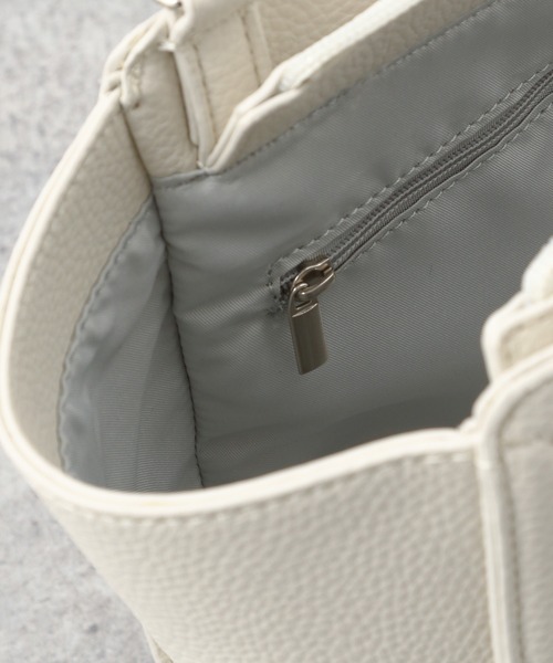 A part by(アパートバイ)の「メタルハンドルミドルバッグ 959523(ショルダーバッグ・レディース・ブラック/アイボリー・FREE)」の14枚目の写真