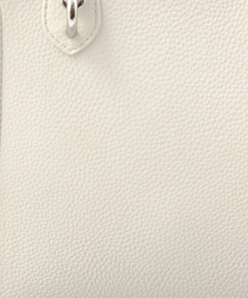 A part by(アパートバイ)の「メタルハンドルミドルバッグ 959523(ショルダーバッグ・レディース・ブラック/アイボリー・FREE)」の17枚目の写真