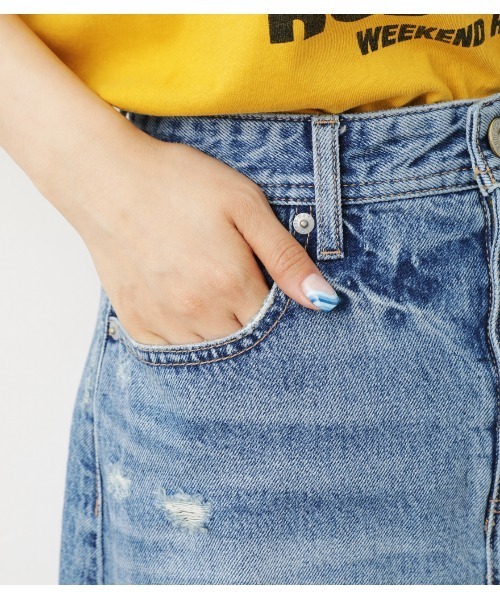 RODEO CROWNS WIDE BOWL（ロデオクラウンズワイドボウル）の「ヘムクラッシュデニムマキシスカート（デニムスカート・レディース・ブルー・SMALL/MEDIUM/X-SMALL）」の8枚目の写真