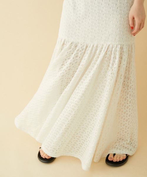 MADEMOISELLE ROPE'（マドモアゼル ロペ）の「レースギャザーフレアロングスカート（スカート・レディース・ホワイト/ブラック・38/36）」の11枚目の写真