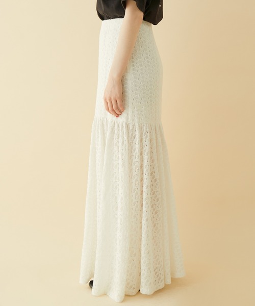 MADEMOISELLE ROPE'（マドモアゼル ロペ）の「レースギャザーフレアロングスカート（スカート・レディース・ホワイト/ブラック・38/36）」の9枚目の写真