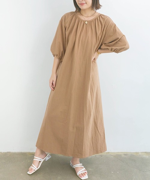 nemne store(ネンネストア)の「エスプレッソをそそぐ後ろ空きロングワンピース(ワンピース・レディース・アイボリー/モカ・フリー)」の1枚目の写真