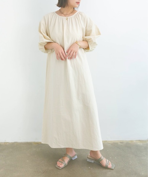 nemne store(ネンネストア)の「エスプレッソをそそぐ後ろ空きロングワンピース(ワンピース・レディース・アイボリー/モカ・フリー)」の22枚目の写真