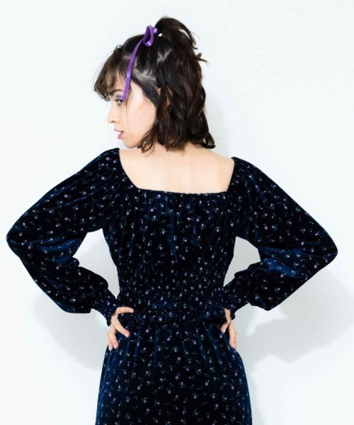 【2025年製 新品】 Candy Stripper（キャンディストリッパー）の「FLOWER VELOUR トップス
