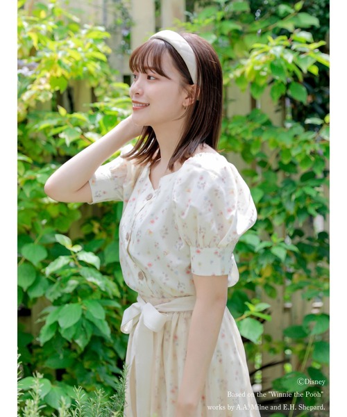 Disney(ディズニー)の「pooh/総柄ブラウス(シャツ/ブラウス・レディース・ライトベージュ・FREE)」の4枚目の写真
