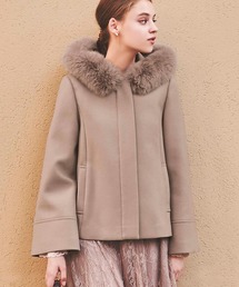 Noela（ノエラ）の「袖ボリュームファー付ノーカラーコート