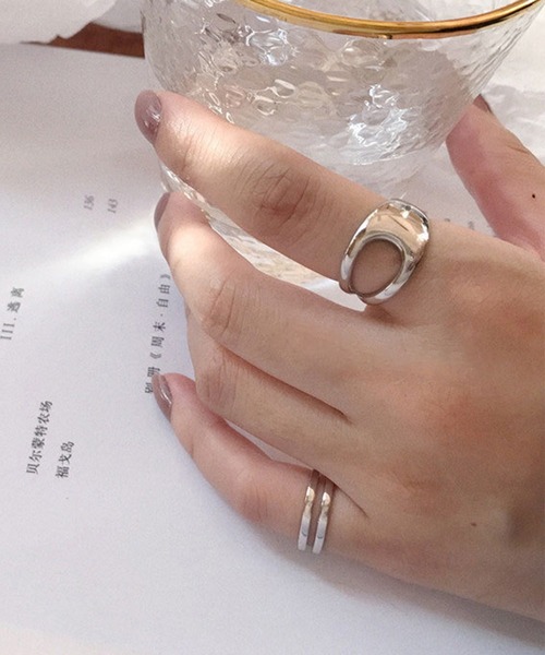 LA VORAGINE（ラ ヴォラジネ）の「調節可能　リング2点セット（リング・レディース・シルバー・FREE）」の2枚目の写真