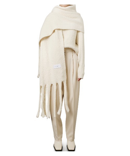 LE CIEL BLEU(ルシェルブルー)の「Roop Yarn Knit Stole(ストール/ショール・レディース・ホワイト/イエロー/ブルー・36)」の4枚目の写真