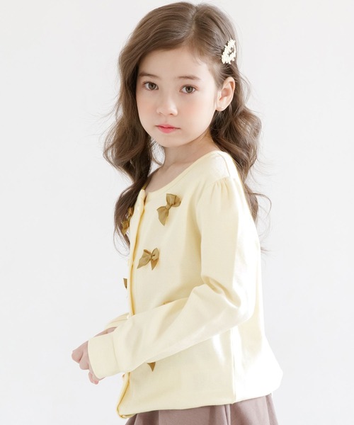 Bee des Bee（ビーデスビー）の「フロントリボンカーディガン（カーディガン/ボレロ・キッズ・ブラック/ブルーグレー/ブラウン/グレイッシュベージュ/ミント/ラベンダー/コーラルピンク/アイボリー/チャコール/グリーン系/ベージュ系/ピンク系/パープル系・100cm/110cm/120cm/130cm/140cm/150cm）」の3枚目の写真