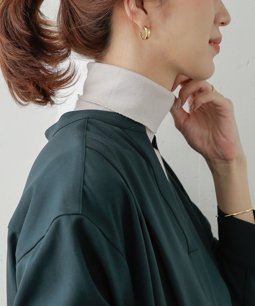 URBAN RESEARCH DOORS(アーバンリサーチドアーズ)の「『UR TECH』テレコタートルネックTシャツ(Tシャツ/カットソー・レディース・チャコールグレー/ライトグレー/オフホワイト・ONE)」の1枚目の写真