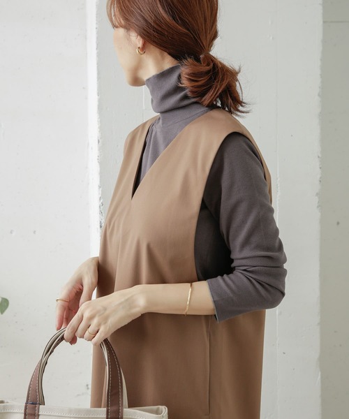 URBAN RESEARCH DOORS(アーバンリサーチドアーズ)の「『UR TECH』テレコタートルネックTシャツ(Tシャツ/カットソー・レディース・チャコールグレー/ライトグレー/オフホワイト・ONE)」の6枚目の写真